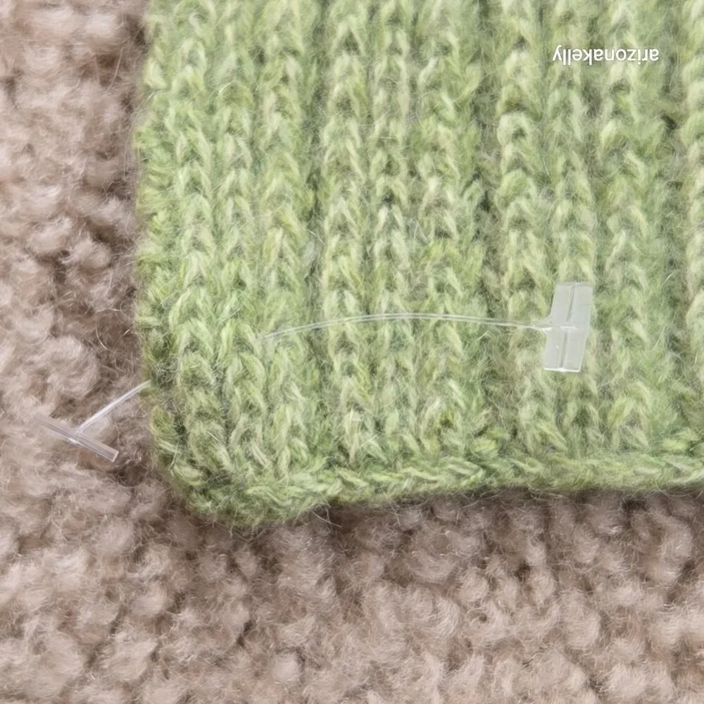 Castlerig Cashmere Green Knit Scarf *TINY REPAIRED HOLE*